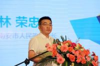 邱尚启董事长荣获'第二届中国石材金钥石奖“年度社会贡献