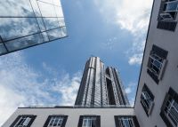 不管一栋楼有多高，这两个楼层都算不上黄金楼层，再便宜都不能买