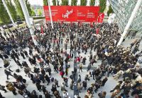 【新浪观点】墙纸墙布行业出海之路 是新套路还是新出路