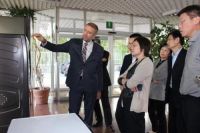 青岛市工信局一行访问海尔欧洲总部