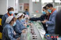 不惧疫情，五光十色照明积极复工复产