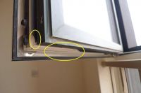 冬季窗户漏风用保鲜膜怎么贴 冬天窗户漏风怎么补救