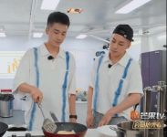 "中餐厅的锅"《鲜厨100》"飞行嘉宾"谁是最强美食助攻?