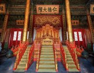 北京故宫的这把乾隆宝座，竟出自东阳木雕黄小明之手
