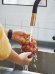 科技升级引发净饮水方式全新变革，从桶装水到高端净水器