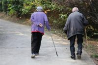 感谢外公外婆的话简短 给老人买什么礼物好