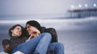 如果一个男人不爱你表现在哪几方面? 假装爱你的男人的表现