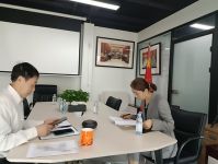 旭智泓添，枫叶暖暖，积极践行企业社会责任，公益路上永不停歇