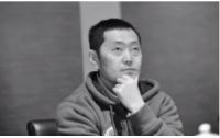 万亿商业帝国掌舵人50岁离世 有多少成功人士在拿生命工作