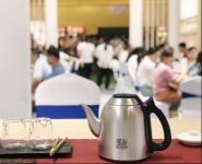 电茶壶的创新源于抄袭 民族品牌“自豪”还是自卑