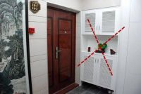 入户别傻傻的只做鞋柜，这样设计放个200双鞋没问题，很个性化
