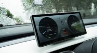 几十万的特斯拉model 3没有仪表盘? 加个芸航T5智能仪表屏就能解决！