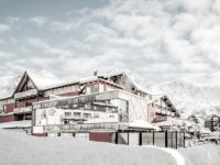 在漫天飘雪中，与BETTE德国贝缇邂逅冬日浪漫
