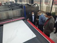 中铁建工集团领导莅临顺辉瓷砖·岩板参观考察
