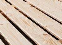 為什么說松木是適合做床架的木材？