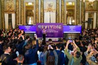 左右沙发亮相意大利「新生万物米兰展」，以东方非遗美学破圈，让世界看见中国家具文化的力量！