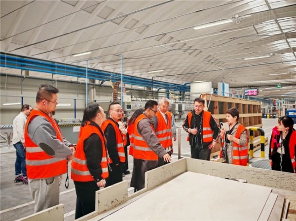 从“标准先行”到“品质透明”!国际一线品牌伊派・爱马仕瓷砖岩板,用六大严苛标准筑牢安心家!