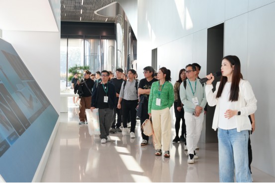 台湾省室内设计装饰协会理事长宋瀚霖率领游学团莅临悍高星际总部