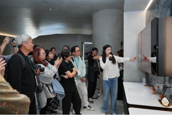 台湾省室内设计装饰协会理事长宋瀚霖率领游学团莅临悍高星际总部