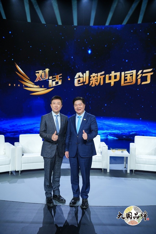 聚焦CCTV2《对话・创新中国行》栏目:左右沙发董事长黄华坤以“品质+品牌”双核构筑幸福家...