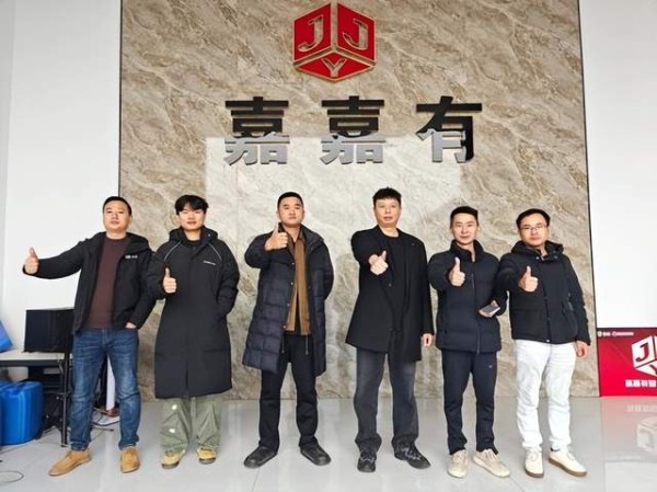 嘉嘉有取暖桌启动“2015暖心服务攻坚战”以数据驱动品质，打造服务标杆