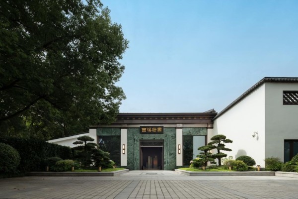 三峰照明以专色光智塑宋韵美学，杭州西溪庄园项目携手高端设计师私域品牌诠释智能灯光新高度