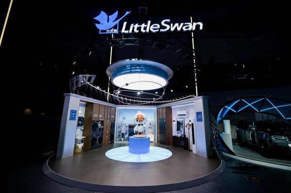 小天鹅空调新品亮相美的“智美万象”发布会 启幕“全屋健康空气2.0”时代