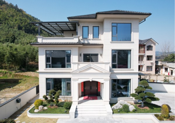 嘉宝莉领衔践行，行业首个别墅外墙<a target=