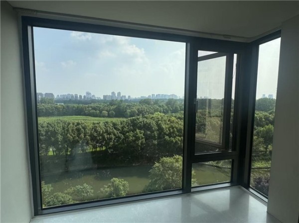 2026 年嘉兴封阳台哪家靠谱？严选口碑 TOP，奢质封窗放心选