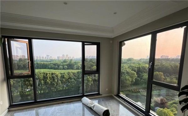 2026年度系统门窗综合实力榜单正式公布:嘉兴SOJOY 19分贝品牌强势领跑