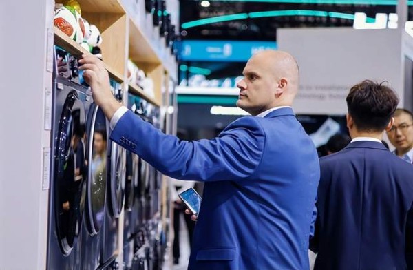 海尔V12洗衣机搭载AI之眼亮相广交会将出口欧洲