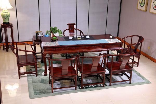 把盛夏过成诗:年年红金典抚平都市人的精神内耗