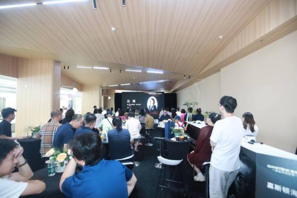 800平方展厅扩店抢占全铝定制赛道｜专访嘉斯顿北京主理人周泉