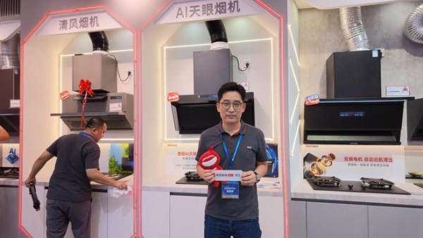 网易家居厨卫探展｜专访普田厨电邓剑林：34年匠心深耕，差异化产品+全维渠道赋能突围市场 