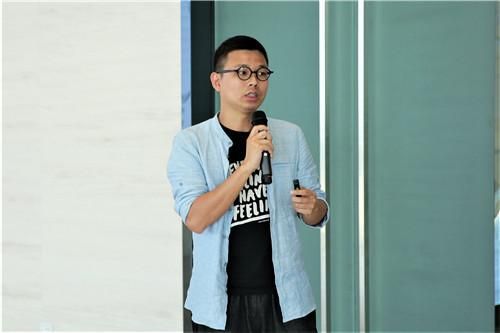 《中国公共艺术年鉴》首席编辑卢远良先生