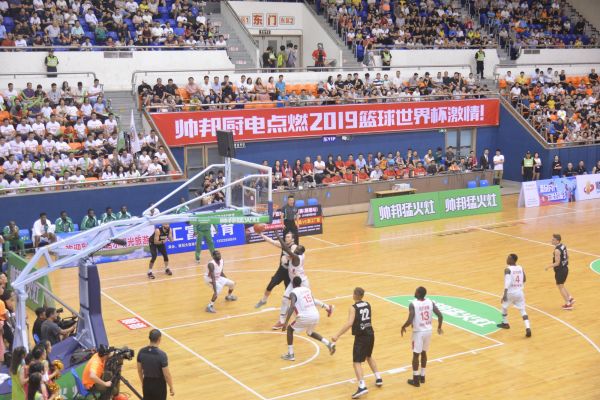 8月14日,2019年篮球世界杯热身赛在广东顺德体育中心举行