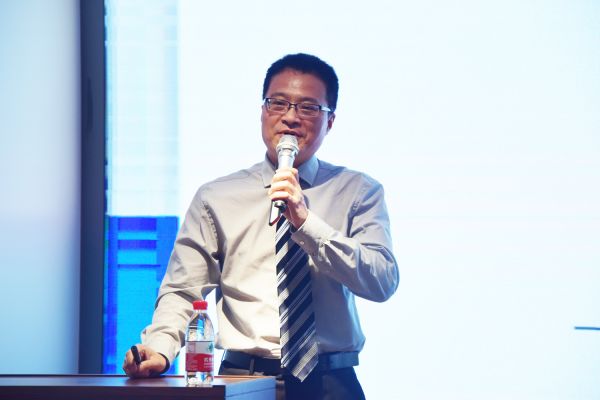 居然之家金融控股有限公司副总经理李震介绍居然金融