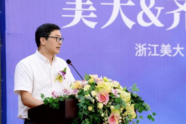 海宁市委常委、宣传部长姚建新