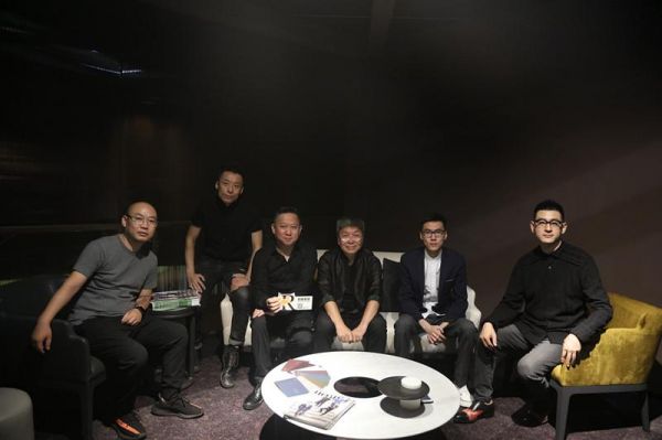 “荣麟·良辰”升级亮相 梁建国×周宸宸共结每一秒的美好