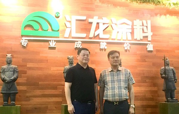 全国工商联家具装饰业商会执行会长张传喜与博硕董事长谢君合影