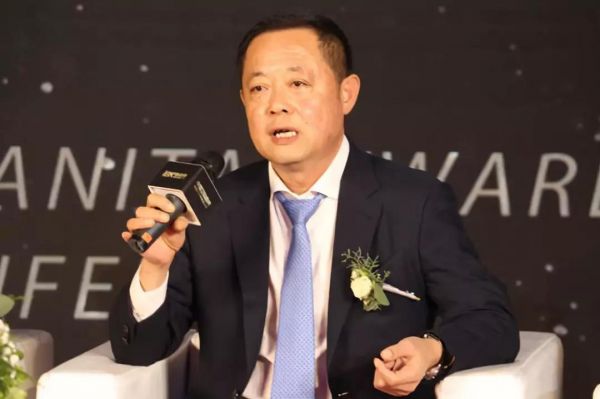 致敬中国<a target=