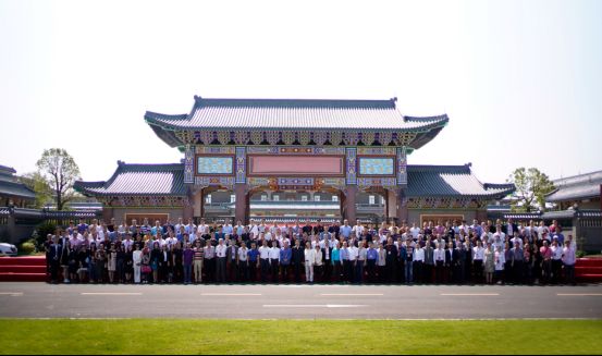 中国家具协会传统家具专业委员会年会全体与会人员合影
