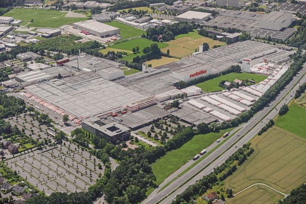 聚焦中高端市场 德禄中国携手德国柏丽打造国内衣橱生产基地
