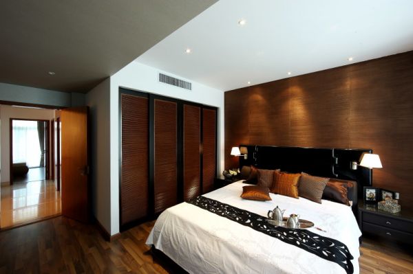 床头背向东边好还是西边好?专家做出回应!摆错就容易得病!