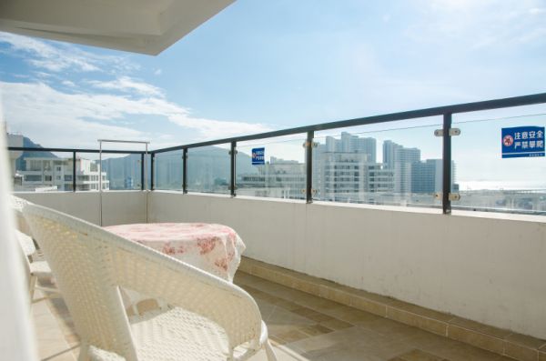 将阳台抬高15公分?这效果超乎想象,铺上垫子就是床呀