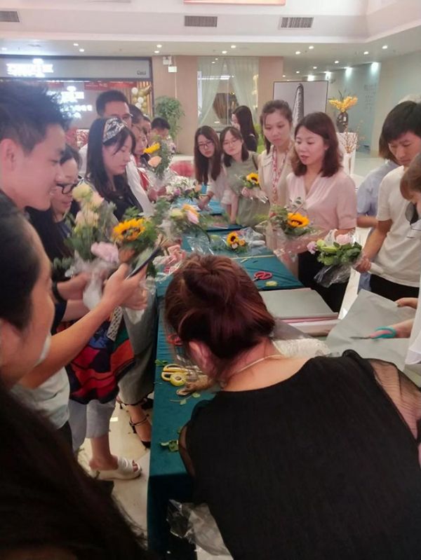 大家亲身尝试,动手练习