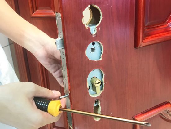 新房预装的智能锁要不要换?樱花8288智能锁真实使