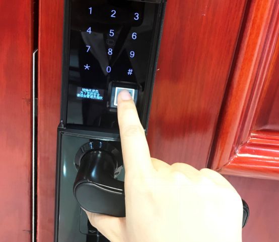 新房预装的智能锁要不要换?樱花8288智能锁真实使