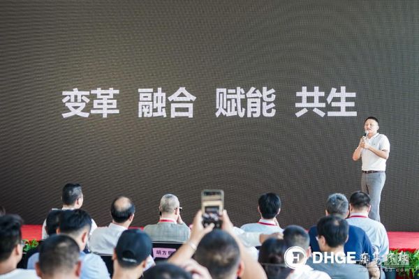 专访王杰:产业+设计+艺术+互联网科技 全面助力东华环球升级