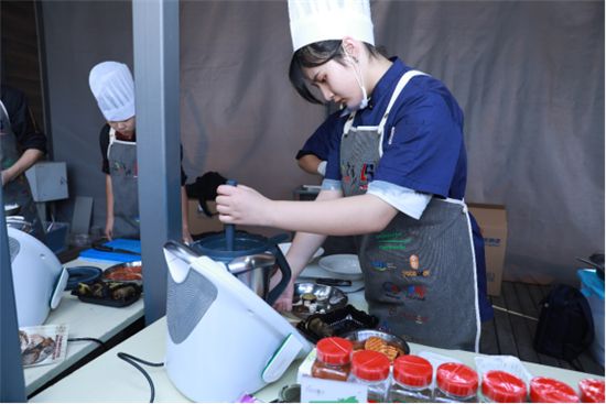 【腾讯家居采访】福维克美善品佟玥菲:专注为更多家庭提供多元化烹饪方案,推动“烹饪无国界”1419.png